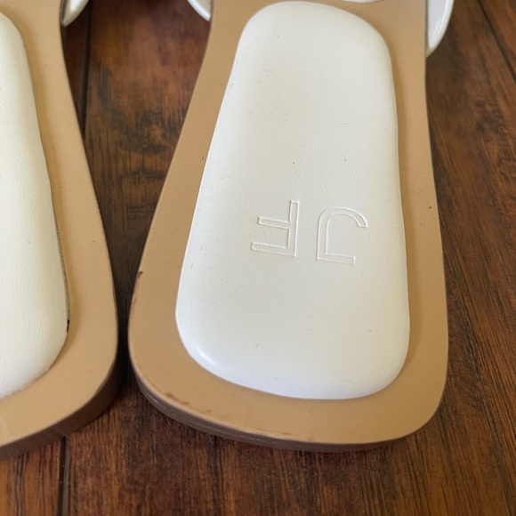 LIKE NEW JustFab sandals - Picture 6 of 9